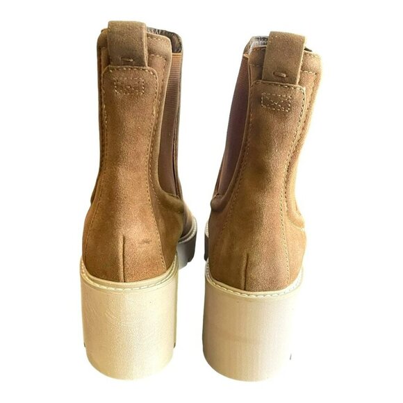Dolce Vita Suede Sz 8.5 Lug Boots Almond Toe and Gore Side Pull On Panels - Picture 4 of 7